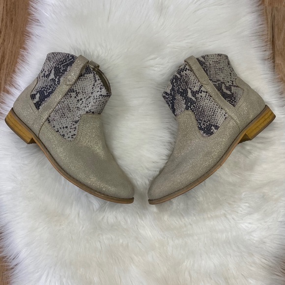 G.H. Bass & Co. Shoes - G.H. Bass & Co. Snakeskin Print Bootie Size 9